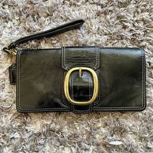 Vintage Coach Madison Carriage Patent Black Leather Large Wallet